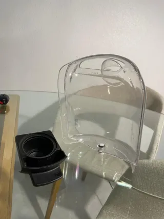 Cafetera Dolce Gusto Negra y Roja