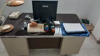 Mesa de oficina antigua