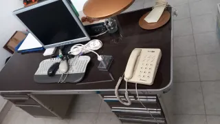 Mesa de oficina antigua