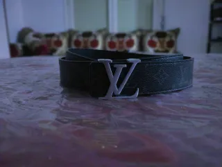 Cinturón Louis Vuitton Negro Hebilla Plateada