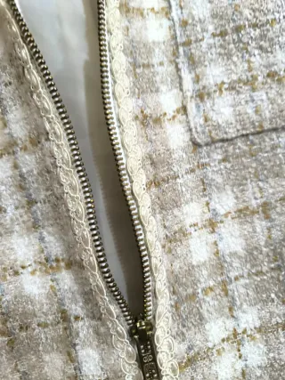 Chaqueta tweed cuadros beige y blanco