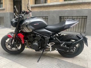 Triumph Trident 660