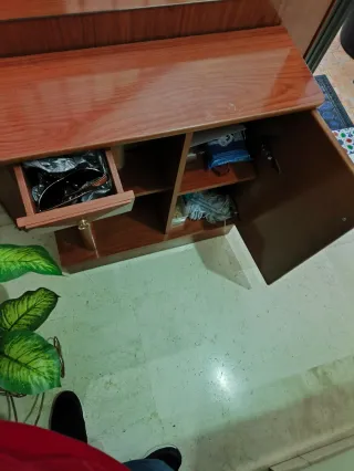 Mueble de entrada con espejo