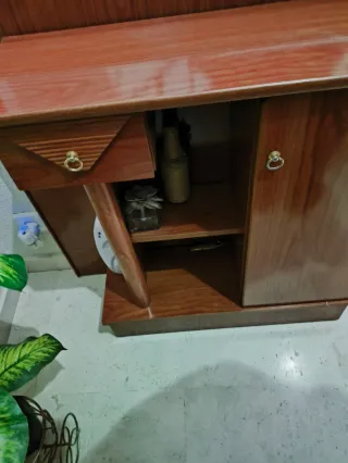 Mueble de entrada con espejo