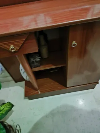Mueble de entrada con espejo