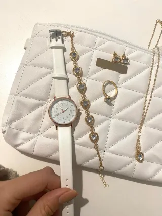 Conjunto Relógio, Pulseira, Brincos e Anel por 18€