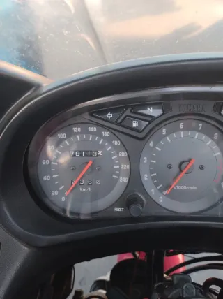 Yamaha XJ 900 Diversion Roja