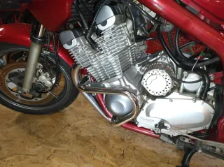 Yamaha XJ 900 Diversion Roja