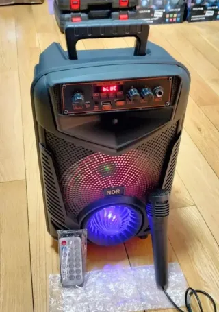 Altavoz Bluetooth con Micrófono y Mando