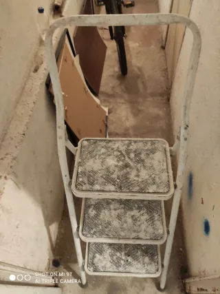 Escalera de hierro plegable