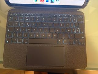 Logitech Combo Touch iPad Pro 11