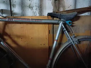 Bicicleta antigua de carretera BH