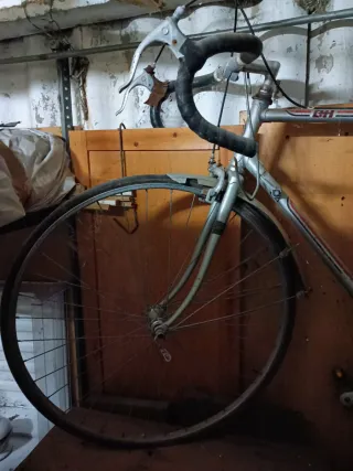 Bicicleta antigua de carretera BH