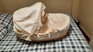 Moisés para bebé de mimbre y tela