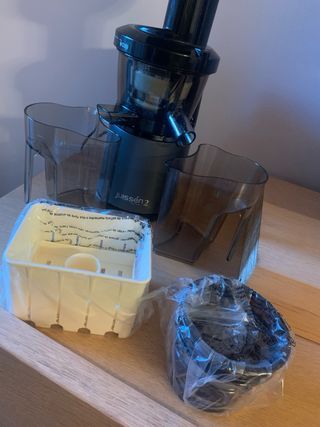 JUISSÉN 2 Extractor de zumo a baja velocidad.