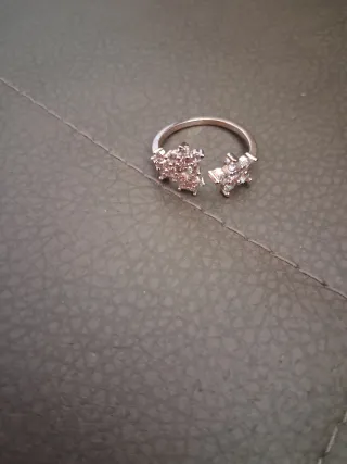 Anillo ajustable con flores y circonitas