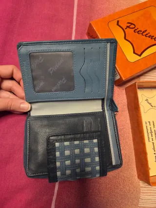 Monedero de piel para mujer