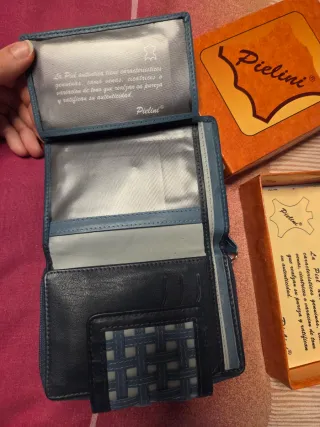 Monedero de piel para mujer