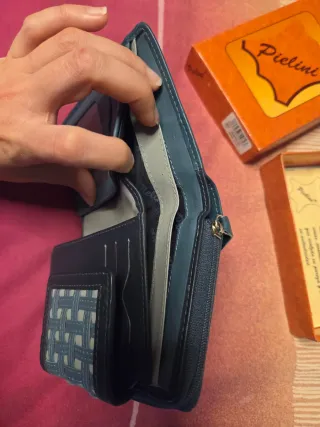 Monedero de piel para mujer