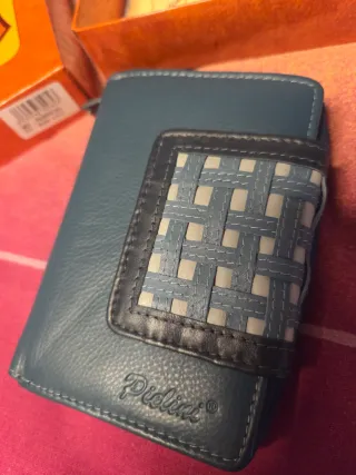 Monedero de piel para mujer