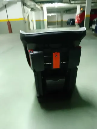 Silla de coche Peg Perego gris