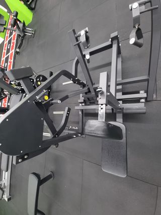 Máquina de Fuerza y Cardio