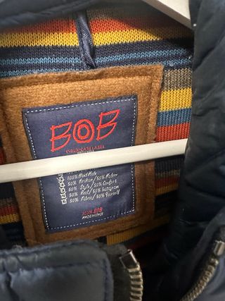 Abrigo BOB Marrón con Chaleco Azul
