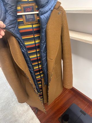 Abrigo BOB Marrón con Chaleco Azul