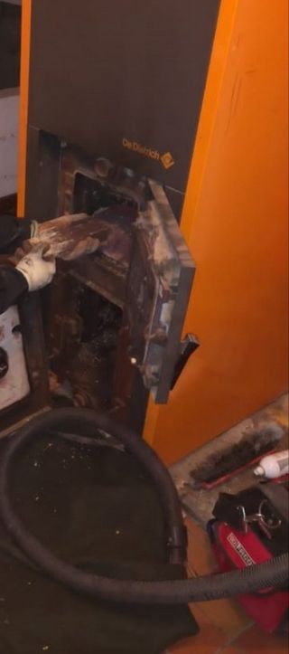 Servicio técnico limpieza caldera gasoil pellet