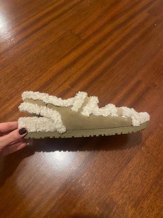 Sandalias borreguito talla 37 de zara