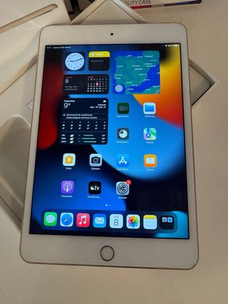 iPad mini 4 64GB dorado.
