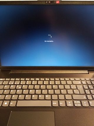 Portátil Lenovo i5-13420H 8GB 512GB SSD 15.6