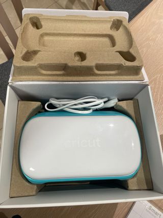 Cricut Joy + herramientas + vinilos