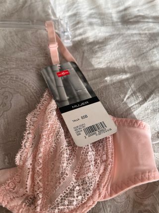 Sujetador de encaje con aros. A estrenar