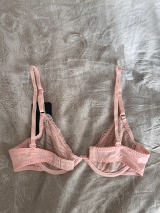 Sujetador de encaje con aros. A estrenar