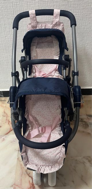 Carrito de juguete rosa y azul