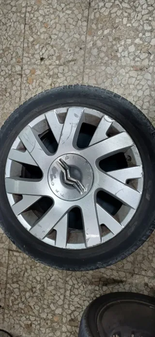 Llantas Citroen C4 VTS 17 con neumáticos