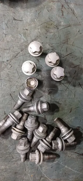 Llantas Citroen C4 VTS 17 con neumáticos