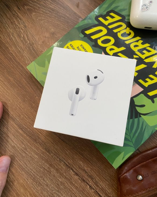 AirPods 4 ANC