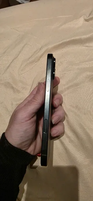 iPhone 16 Pro Max  (sin placa base) PARA PIEZAS