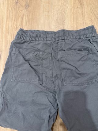Pantalón Stradivarius gris talla S
