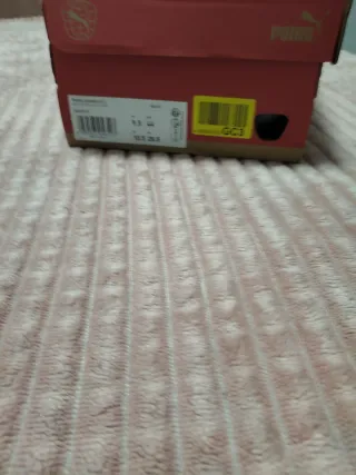 Zapatillas Puma Negras y Blancas