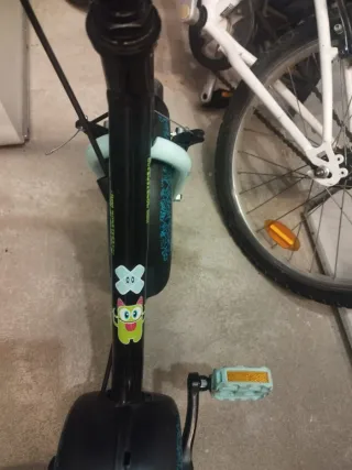 Bici infantil 14 Btwin con casco y ruedines