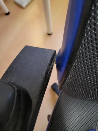 Mesa Ikea y Silla Gamer