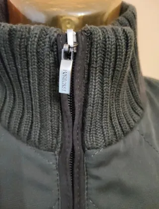 Cazadora verde oscuro hombre. Comprobar medidas