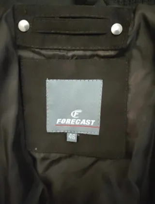 Cazadora verde oscuro hombre. Comprobar medidas