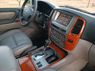 Toyota Land Cruiser 100 2005