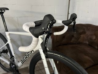 BERRIA BELADOR ELITE 105 CUSTOM