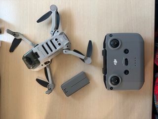 DJI Mini 2 SE Drone y Mando Gris