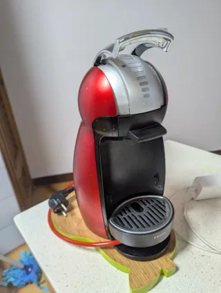 Cafetera Dolce Gusto Roja